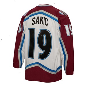 Joe Sakic Colorado Avalanche Mitchell & Ness 2000/01 Captain Patch Blue Line Player Jersey - White